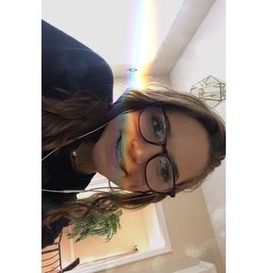 Meet your Posher, Hailey